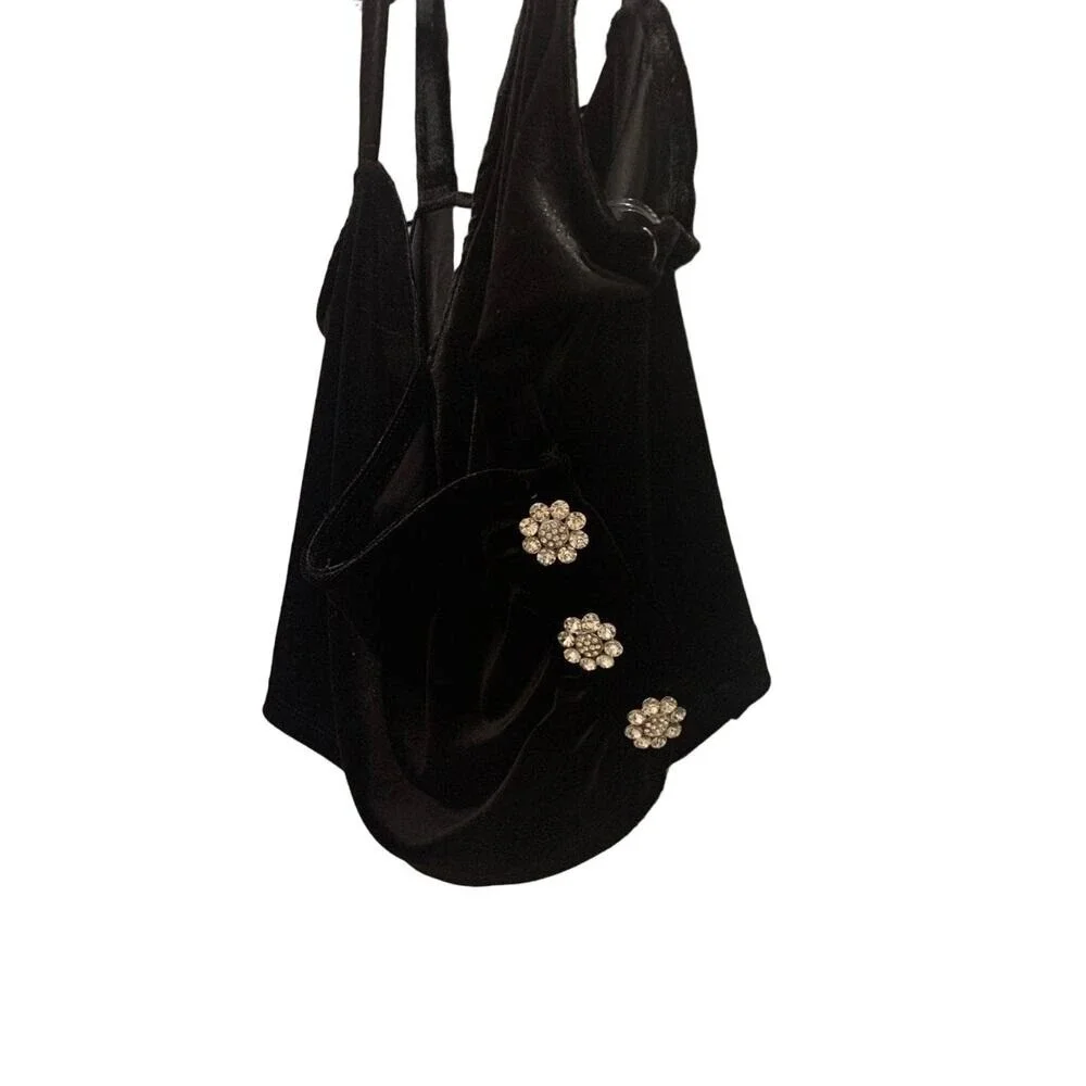 Rabbit Rose Black‎ Velvet Top
